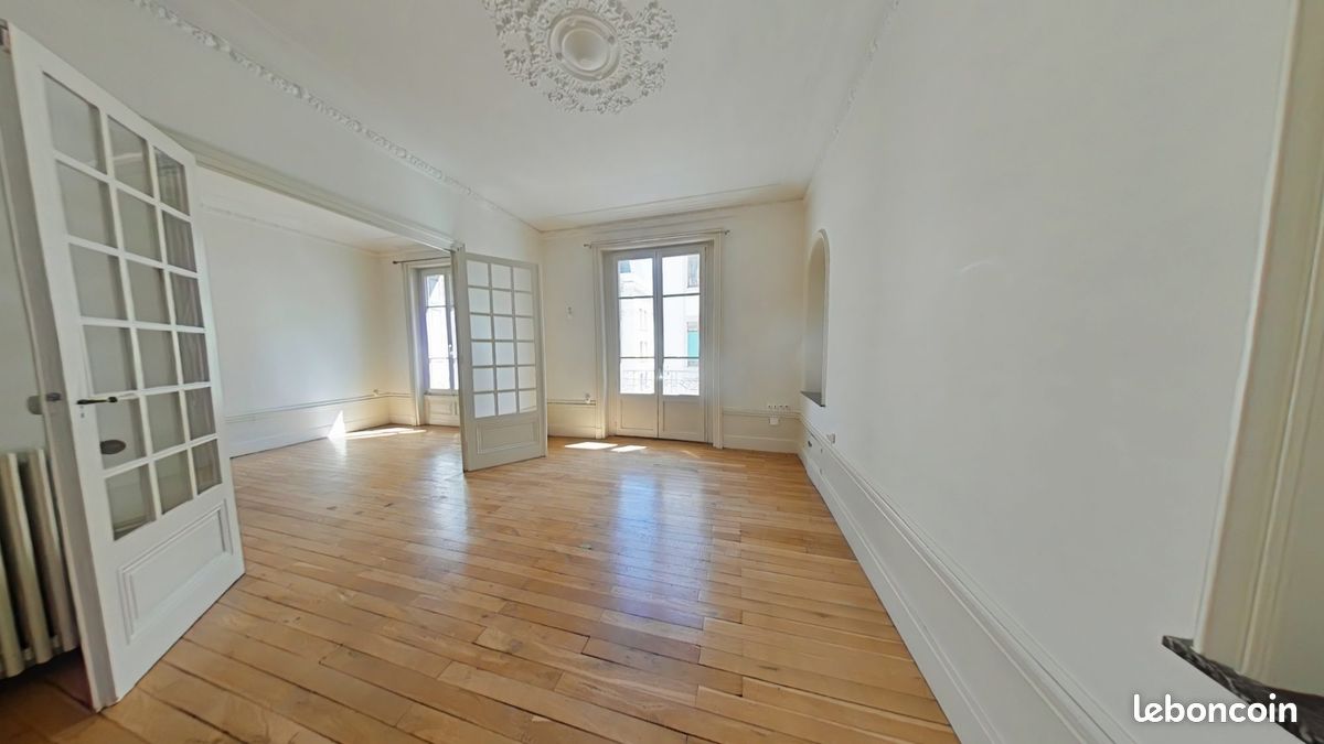 Appartement 3 pièces 94 m² · à Saint-Étienne · 94 m² · 699 €