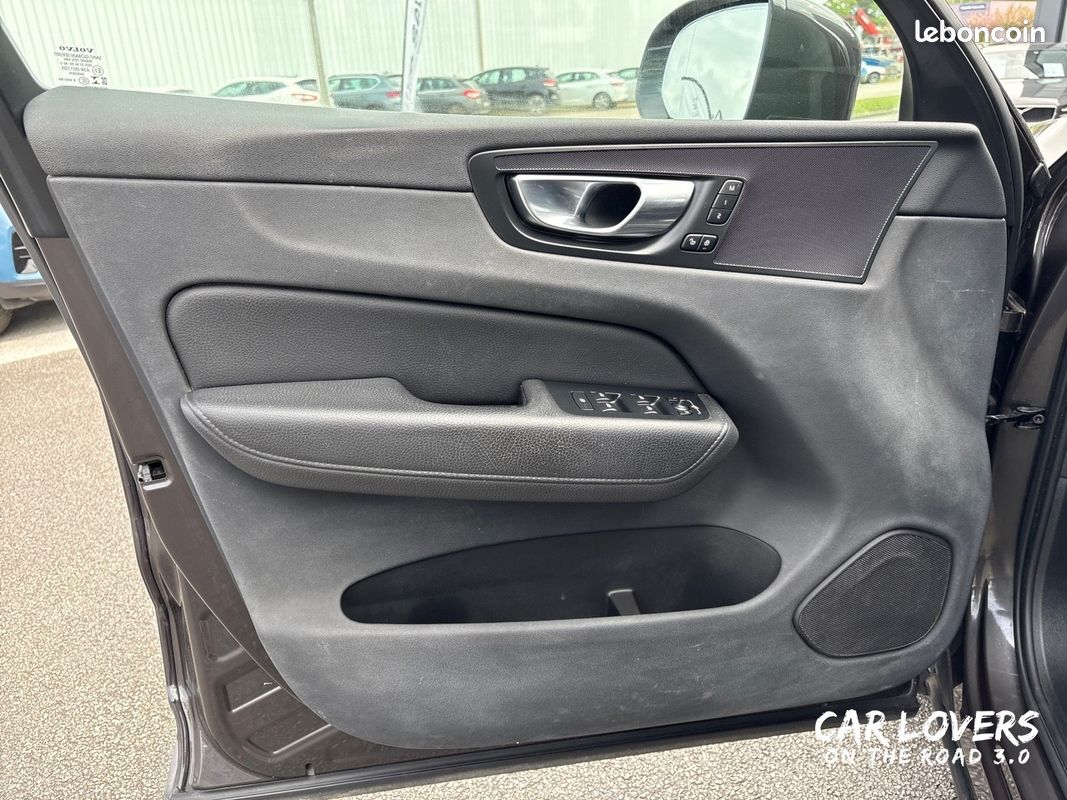 VOLVO XC60 B4 197 ch Geartronic 8 Plus Style Chrome (image 17)