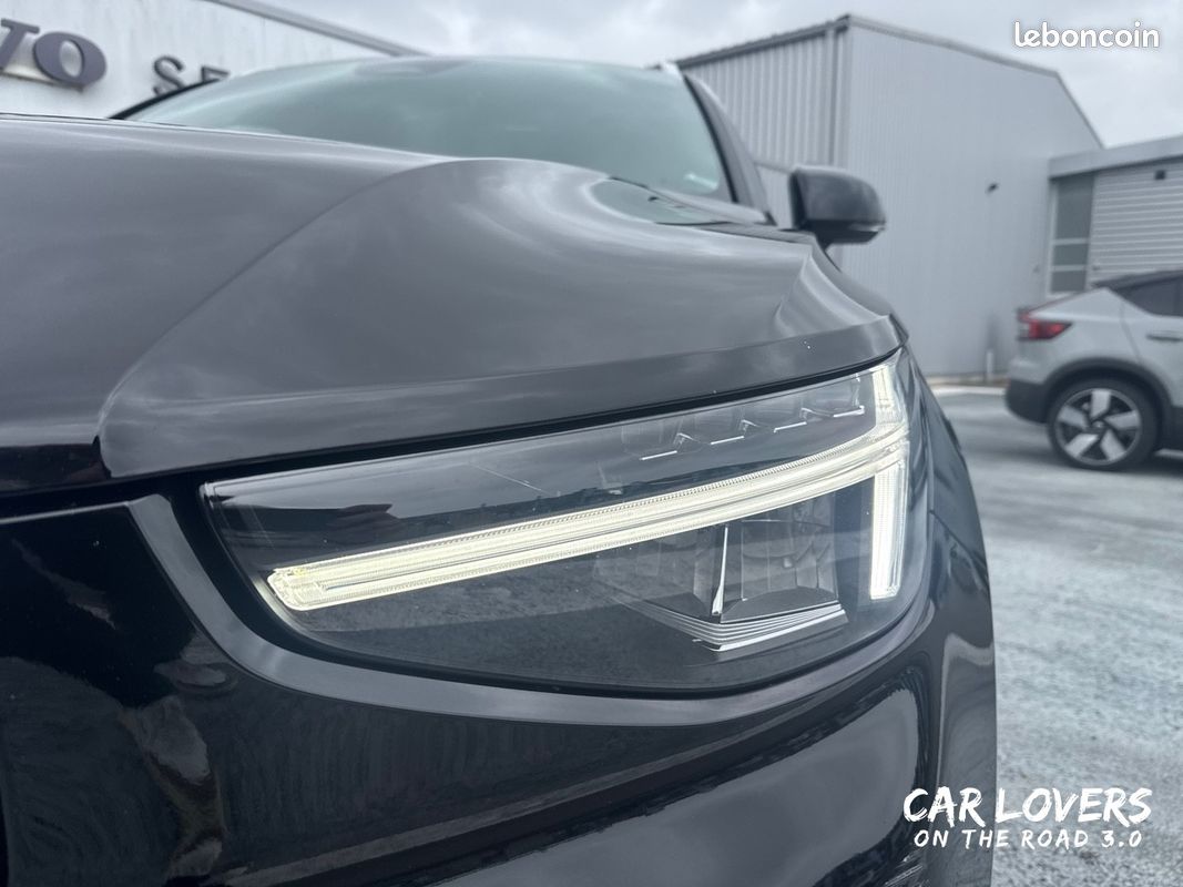 VOLVO XC40 B3 163 ch DCT7 Momentum Business (image 30)