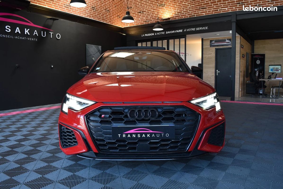 AUDI S3 SPORTBACK TFSI 310 S tronic 7 Quattro (image 2)