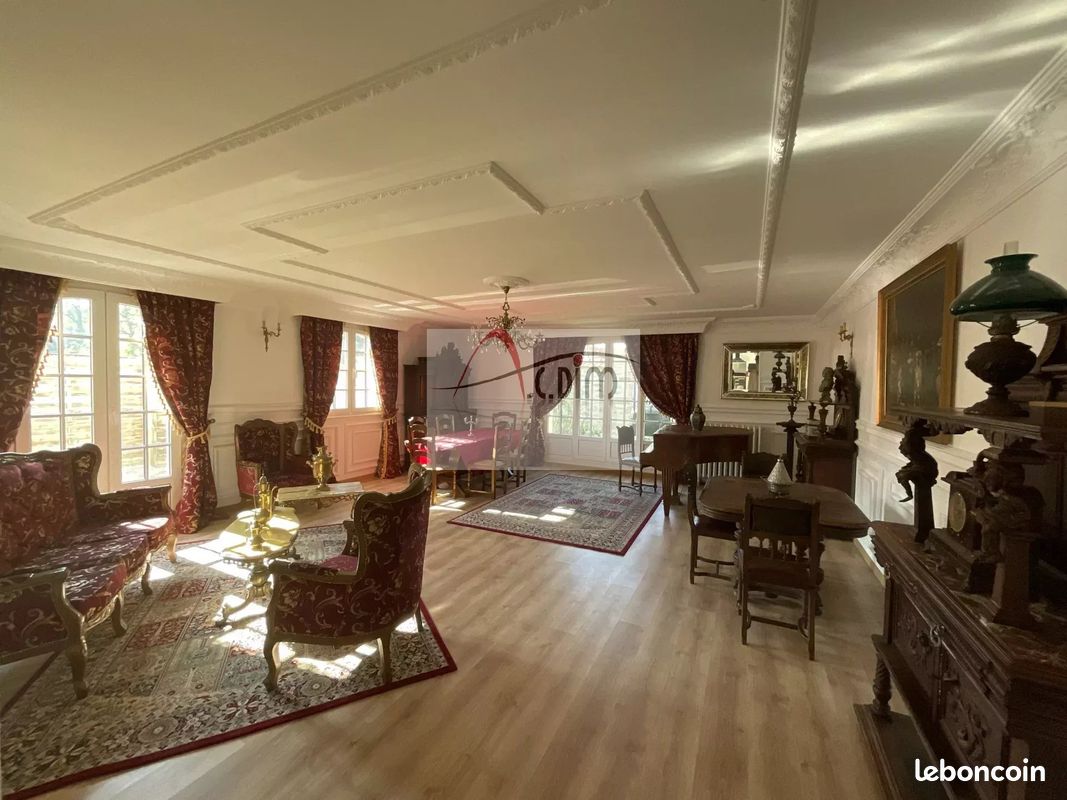 Maison 5 pièces 164 m² · à Dammarie-les-Lys · 164 m² · 1 500 €