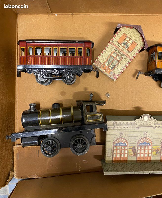 Hornby o maquette gare station ferroviaire diorama decor train, en tole lithographié - Collection