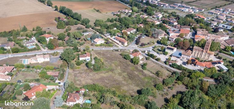 Terrain 412 m² Roqueseriere