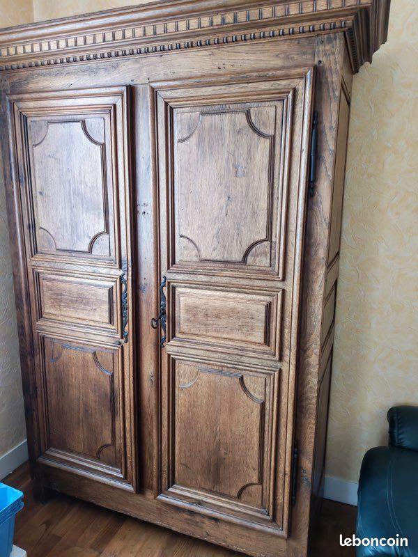 Armoire normande en bois massif (image 2)
