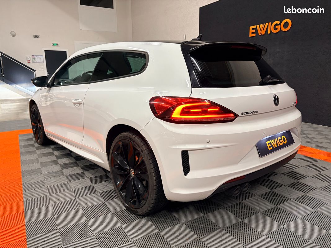VOLKSWAGEN SCIROCCO 2.0 TDI 150 R LINE BLACK SESSIOn (image 3)