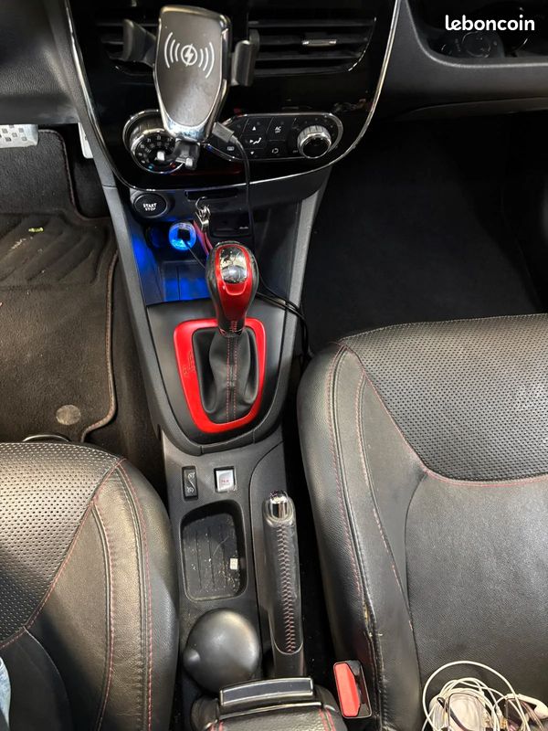 RENAULT Clio 4 / IV 1.6 200ch RS CUP - 2014 - 158 000 km (image 15)