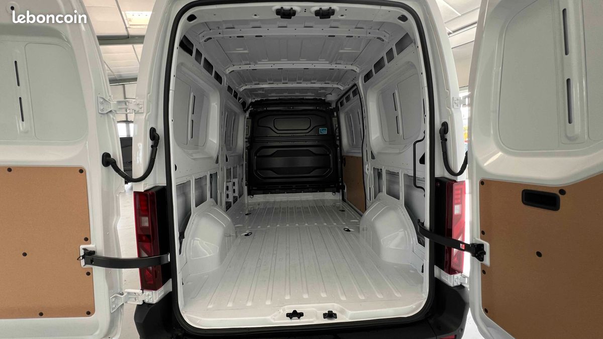 29 990 HT - Nissan INTERSTAR L2H2 3T3 DCI 130 N-CONNECTA + CAMERA 2026 (image 9)
