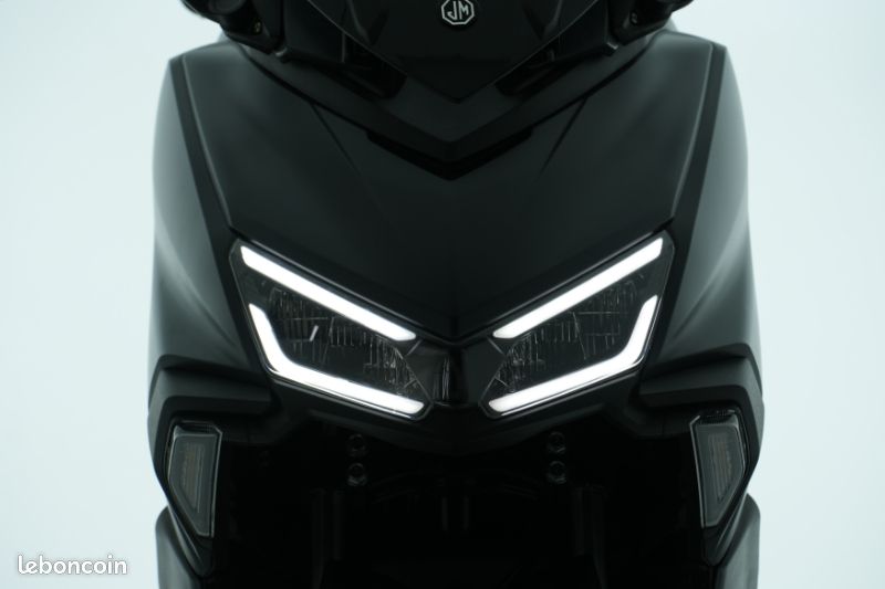 Rmax Euro 5 2026 Scooter JM KeylessGo Carplay USB Full options (image 10)