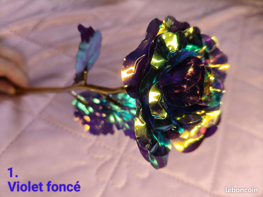 Rose artificielle irisée (image 1)