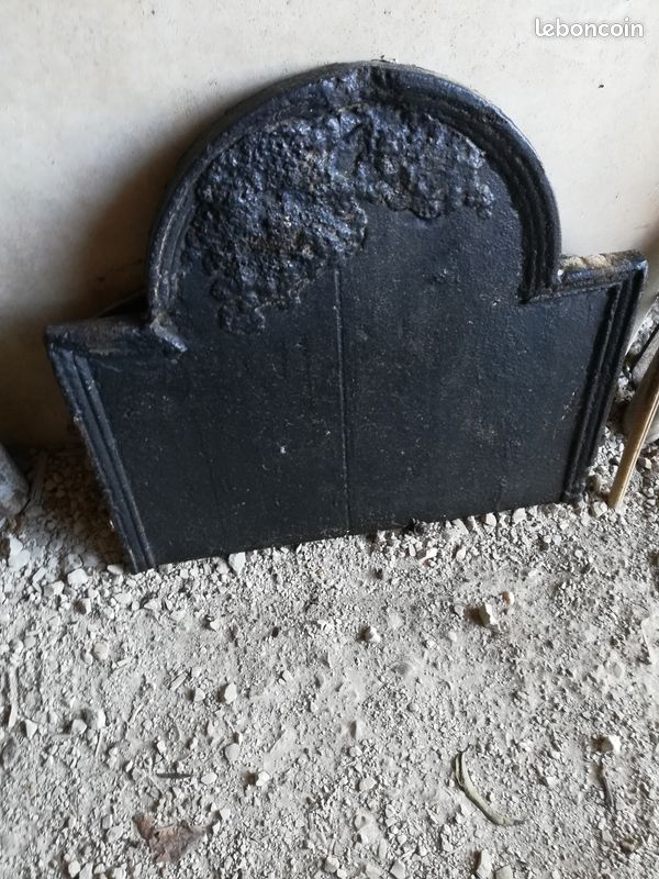 Plaque en fonte (image 1)