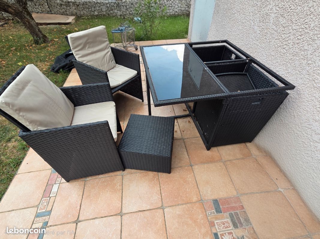 Table de jardin en resine (image 3)