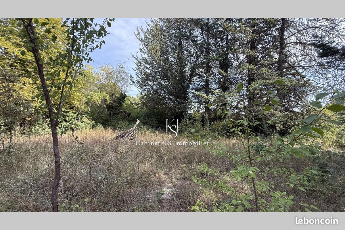 Terrain 1096 m² · à Tourves · 1 096 m² · 210 000 €