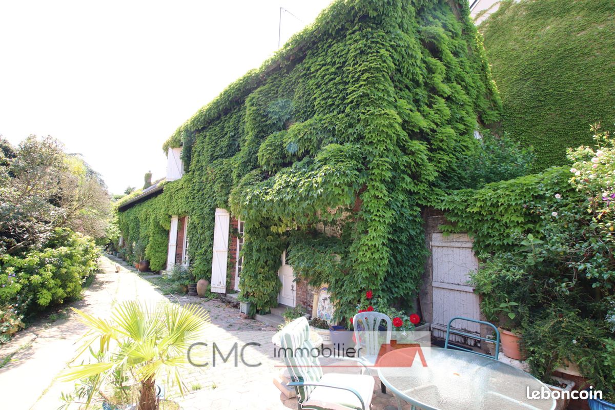 Maison 12 pièces 236 m² · à Chartres · 236 m² · 370 800 €