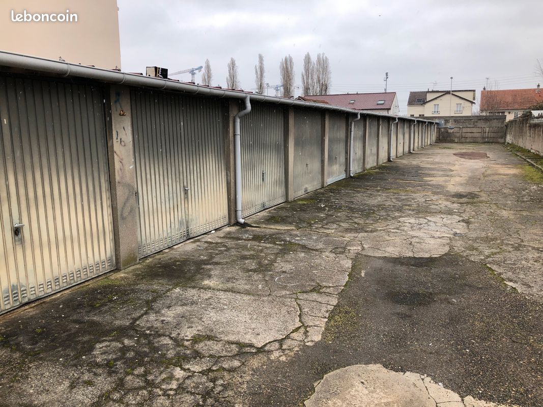 Investisseur 20 box loués individuels · à Aulnay-sous-Bois · 315 000 €