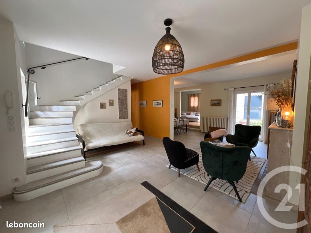 Maison 7 pièces 145 m² · à Maule · 145 m² · 495 000 €