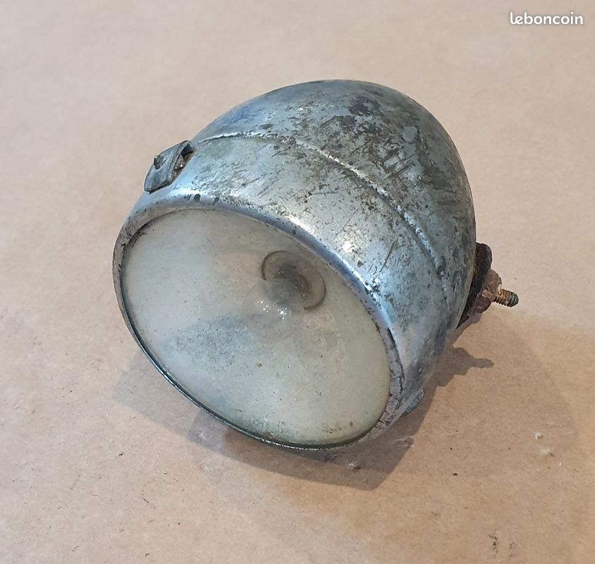 Lot De 2 Anciennes Rondelles Embouties / Capots De Phare ? Pour Vélo Enfant