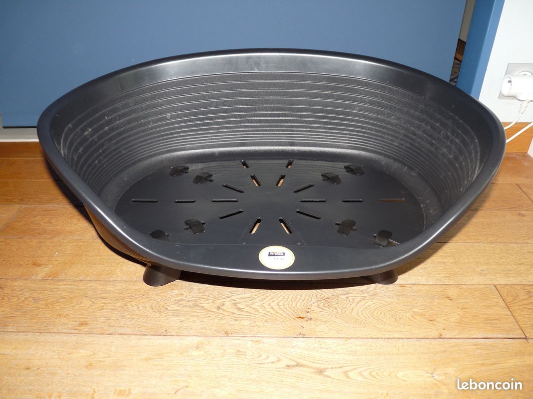 FERPLAST SIESTA 6 black noir Lit en plastique d'intérieur anti-dérapant pour chiens et chats + coussin rembourré gris anthracite + 4 pieds (image 2)