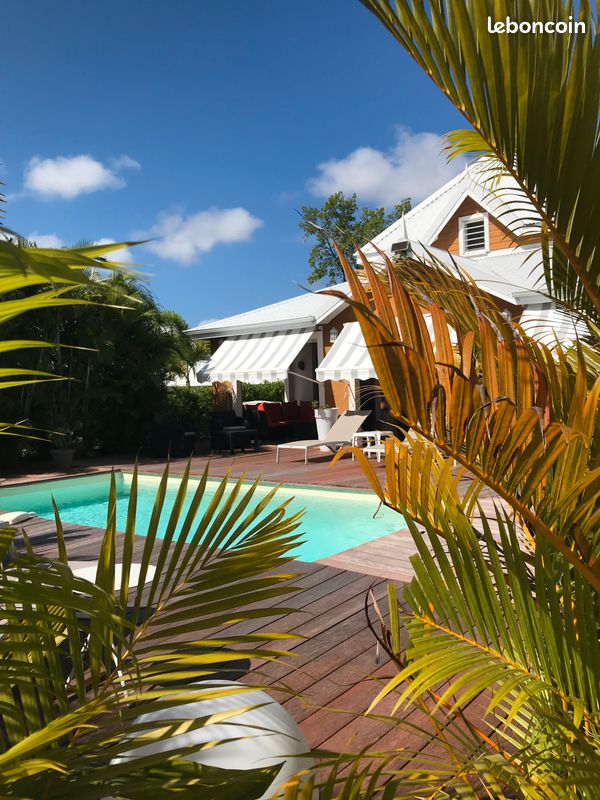 Maison 4 pièces 112 m² · à Saint-François · 112 m² · 490 000 €
