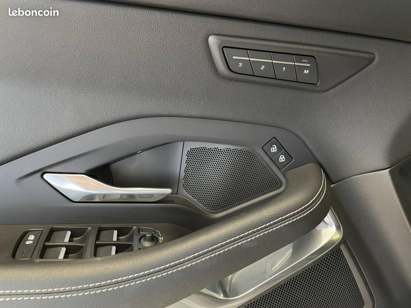 Jaguar E-Pace P200 FlexFuel MHEV 200ch R-Dynamic S (image 28)