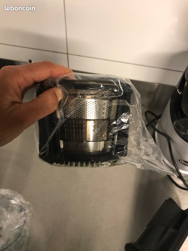 Extracteur à jus oméga MMV-702 (image 3)