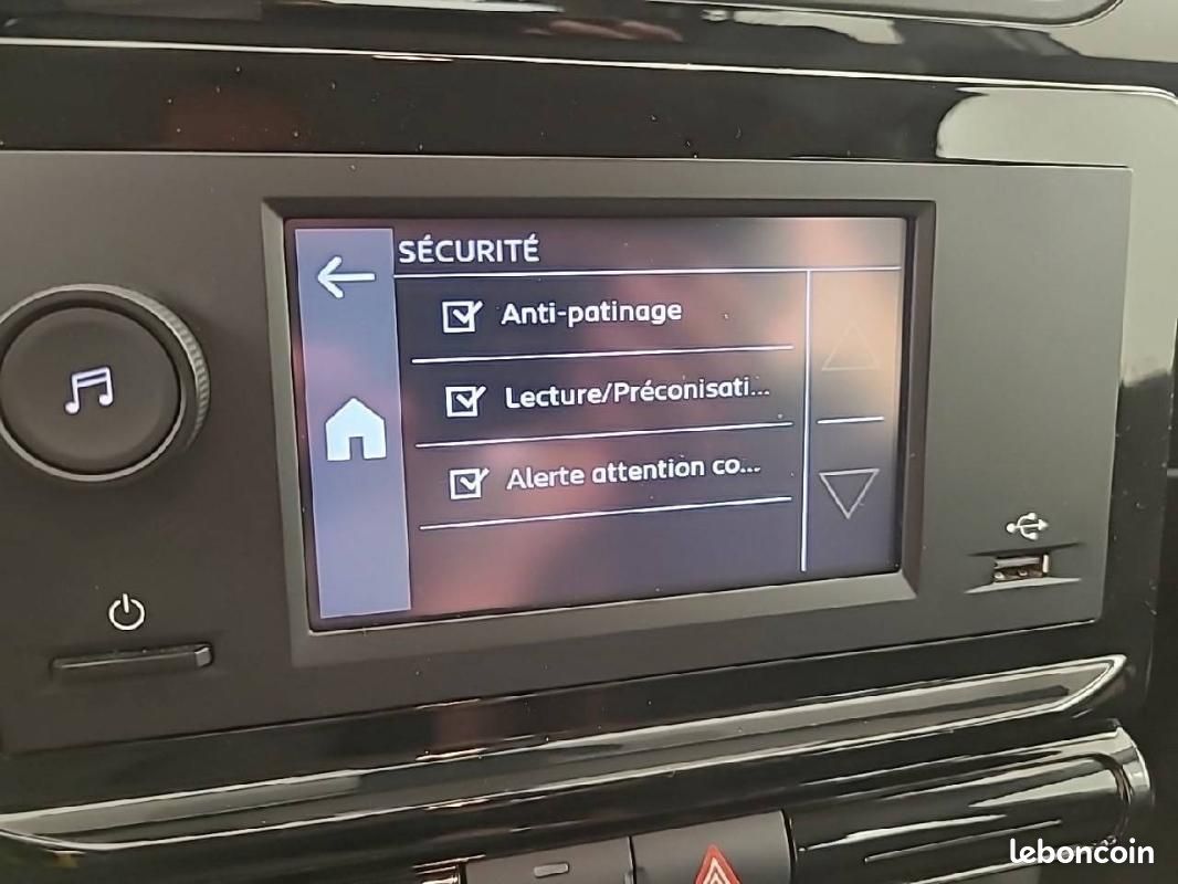 Citroën C3 PureTech 83 S&S BVM5 - YOU (image 18)