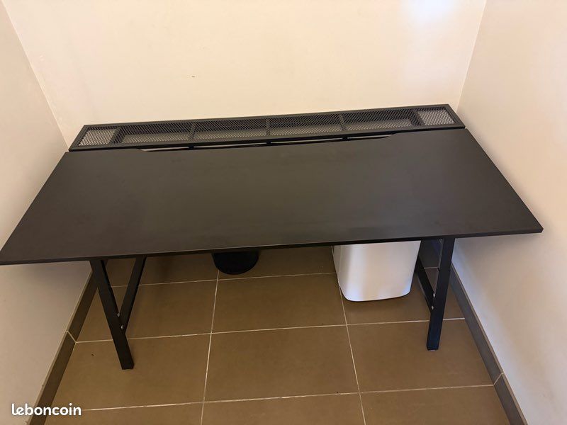 Bureau gaming (image 3)