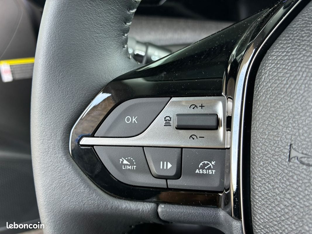 Peugeot 308 1.5 BLUEHDI 130CH S&S ALLURE EAT8 (image 14)
