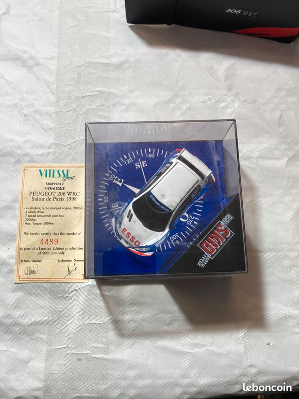 PEUGEOT 206 WRC ESSO SALON DE PARIS RALLYE VITESSE SKM99012 1:43