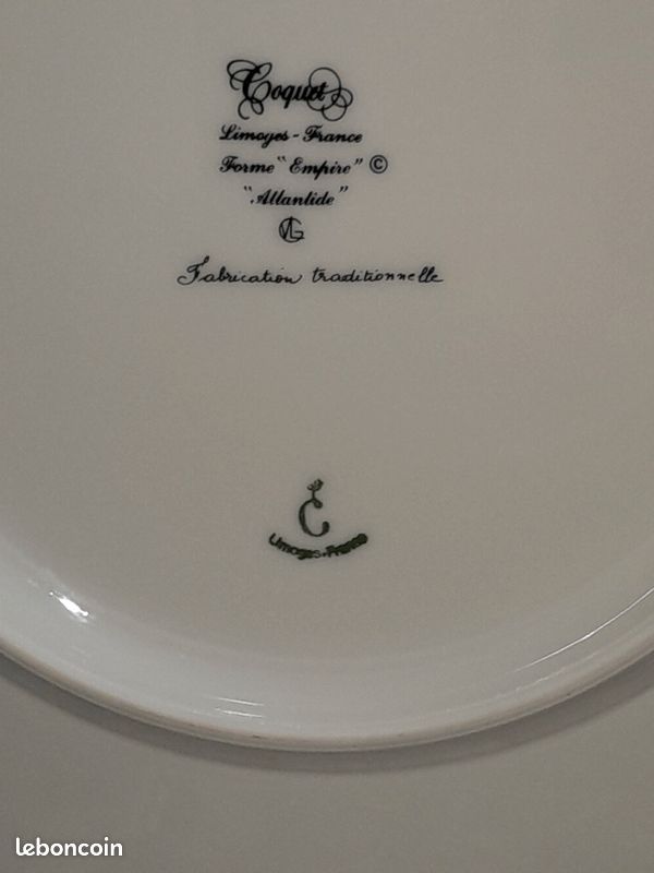 Assiette en porcelaine de Limoges Coquet modèle Atlantide forme Empire état neuf 26 cm (image 3)