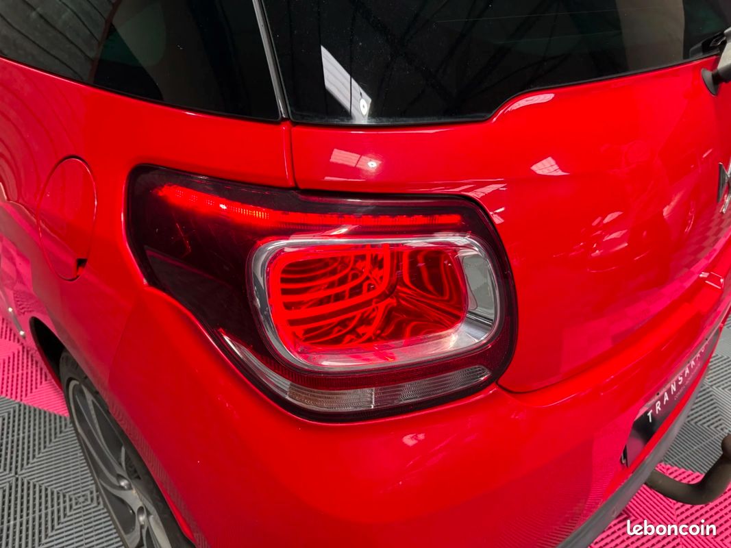 DS DS 3 1.2 110 cv Sport Chic / BOITE AUTOMATIQUE / DISTRIBUTION OK / SIÈGES CHAUFFANTS / BLUETOOTH (image 16)