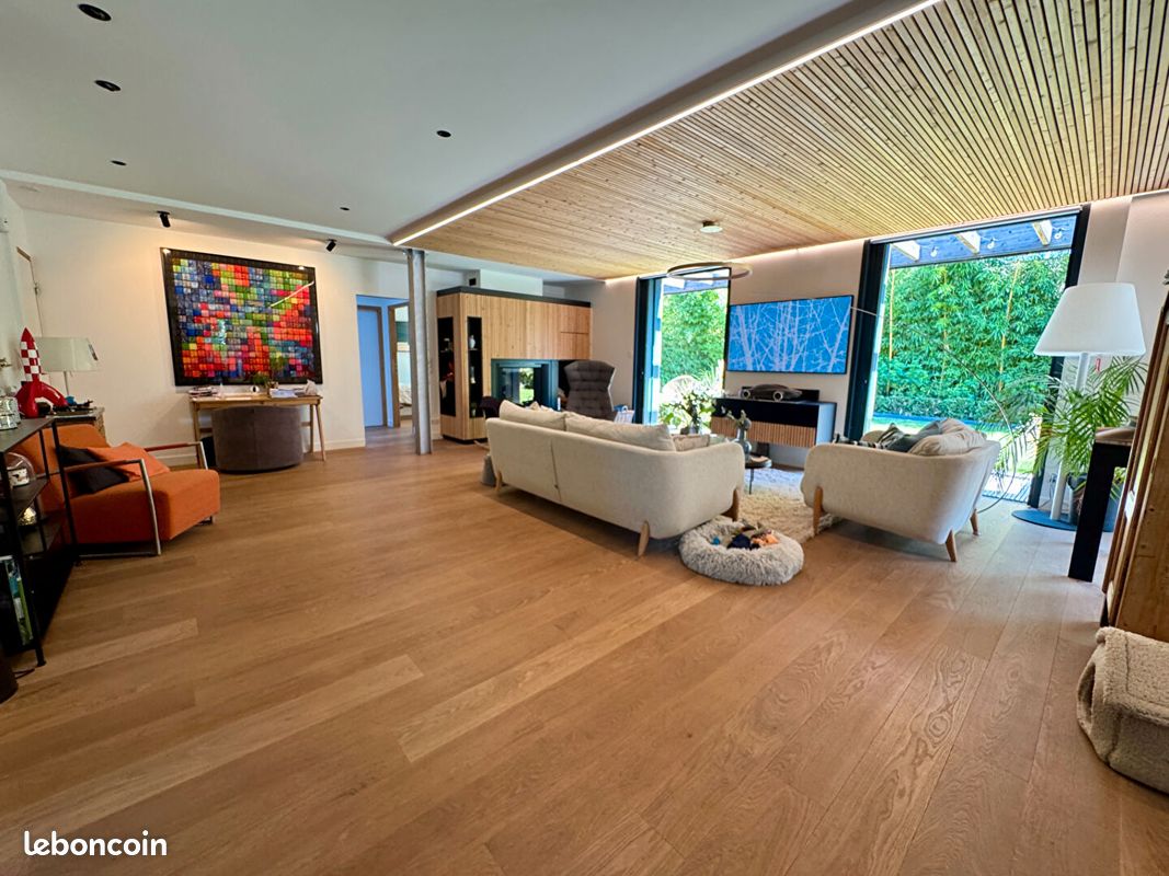 Maison 5 pièces 193 m² · à Croix · 193 m² · 1 080 000 €