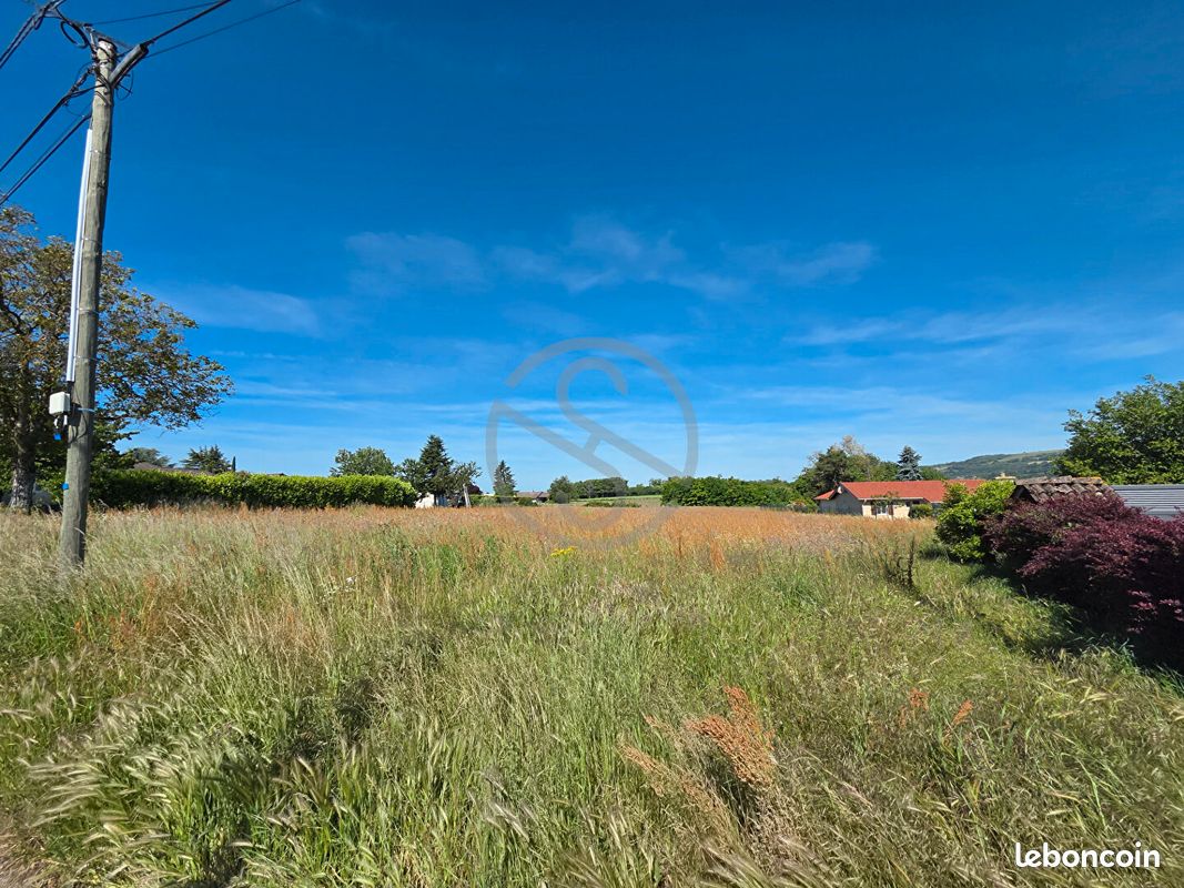Terrain 1332 m² · à Saint-Hilaire-de-la-Côte · 1 332 m² · 76 000 €