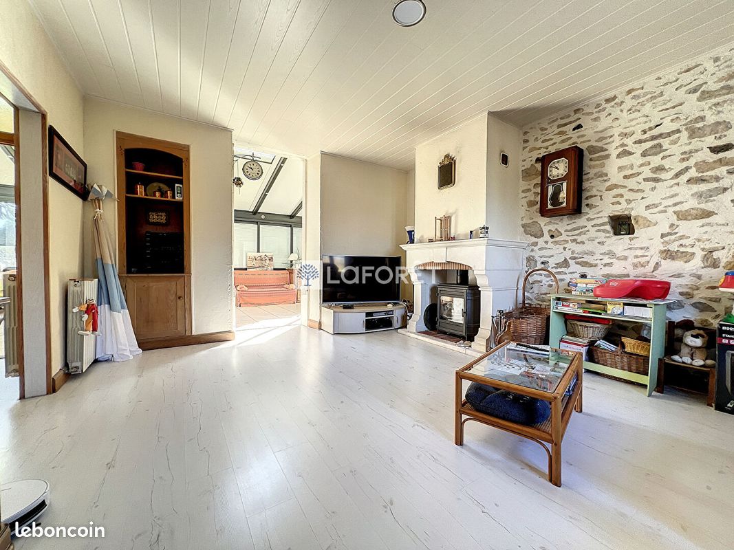 Propriété 5 pièces 177 m² - Saint-Varent 79330 (image principale 13)