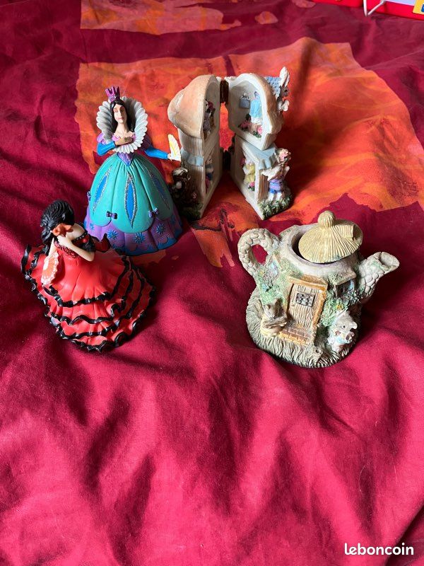 Figurines (image 1)