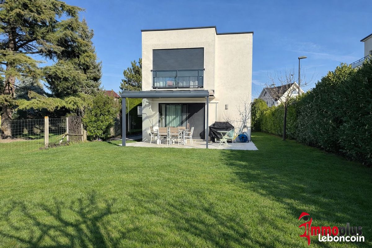 Maison 7 pièces 150 m² · à Village-Neuf · 150 m² · 680 000 €