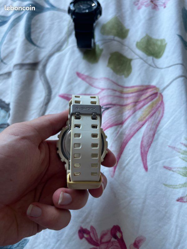 Casio G-Shock Blanc et Noir (image 4)