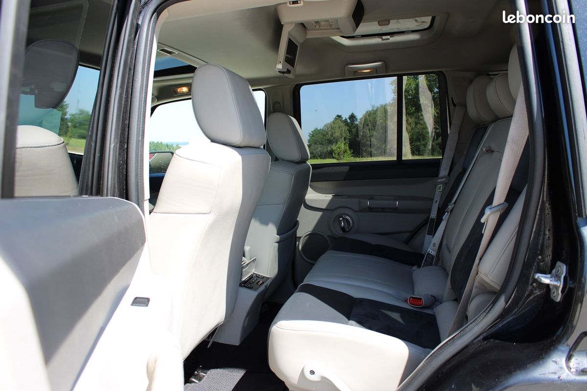 Jeep COMMANDER 3L V6 218 CV CRD "7 PLACES" OVERLAND "4X4" GPS RE CAMÉRA TOE ATTELAGE BOITE AUTO (image 9)