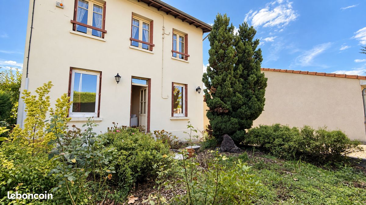 Immeuble 6 pièces 126 m² · à Clermont-Ferrand · 126 m² · 254 000 €