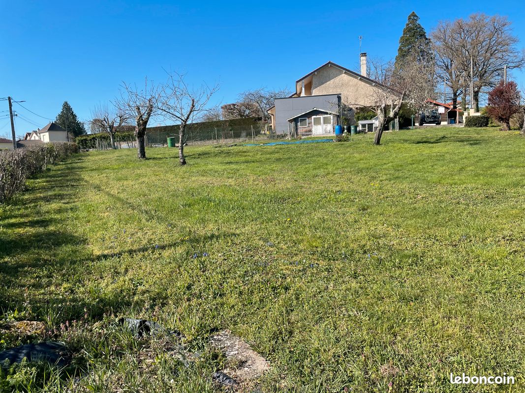 Terrain Charlieu · 95 000 €