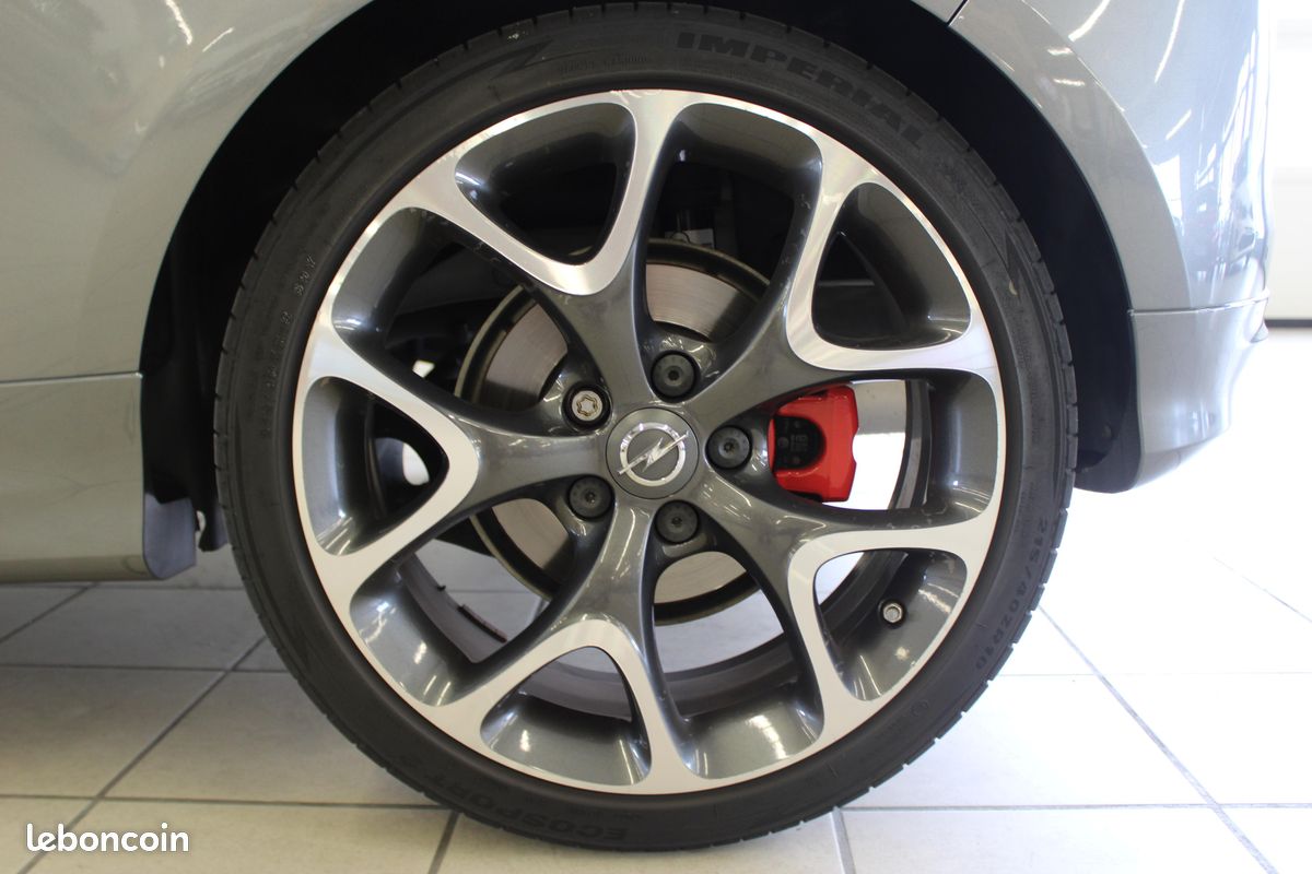 OPEL Corsa 1.4 Turbo 150 ch GSi (image 9)
