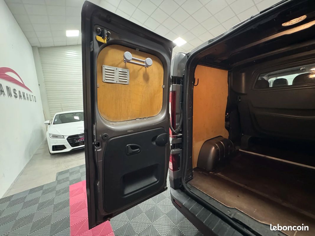 Renault TRAFIC 6 PLACES 140CH + Moteur à Chaine + Entretien OK (image 32)