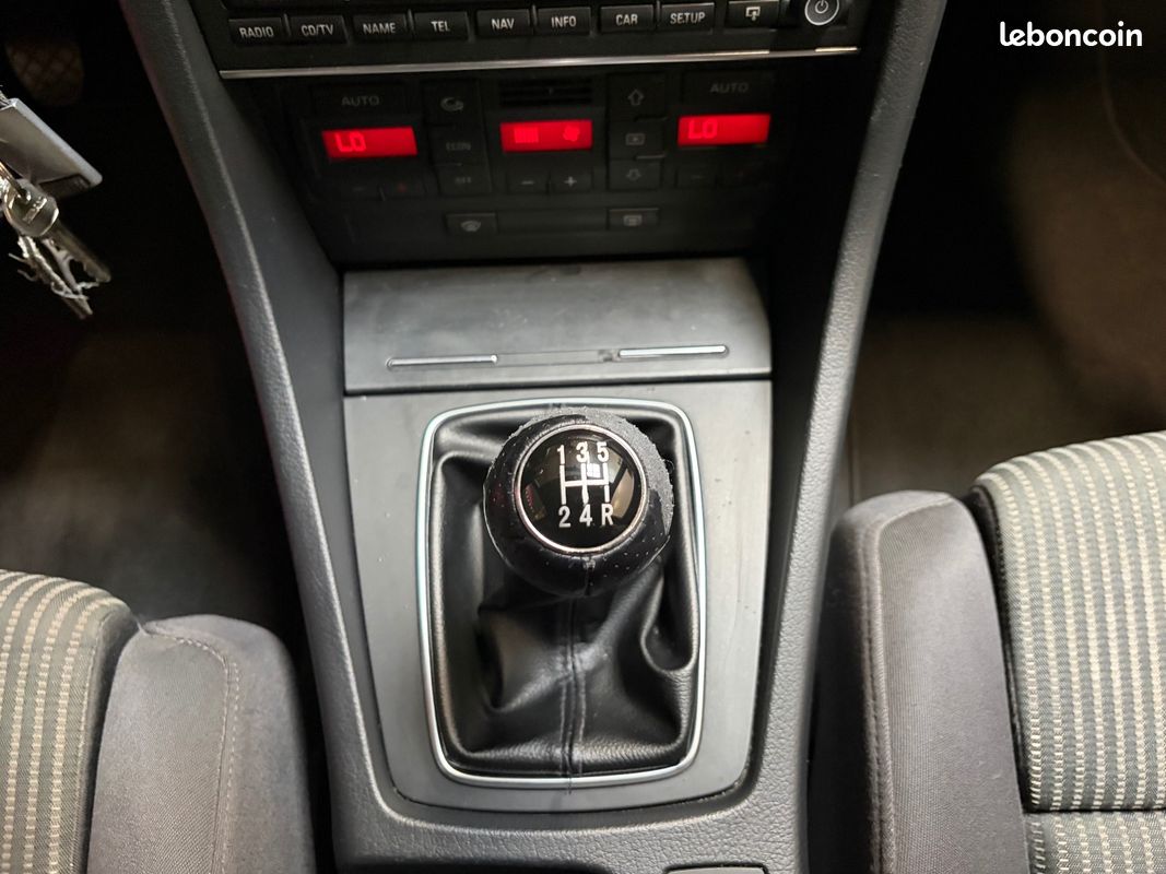 AUDI A4 A4 1.9 TDI S-Line / Carnet complet (image 25)