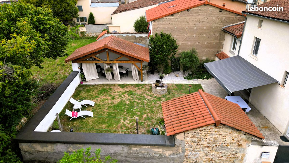 Maison 6 pièces 146 m² · à Lezoux · 146 m² · 303 000 €