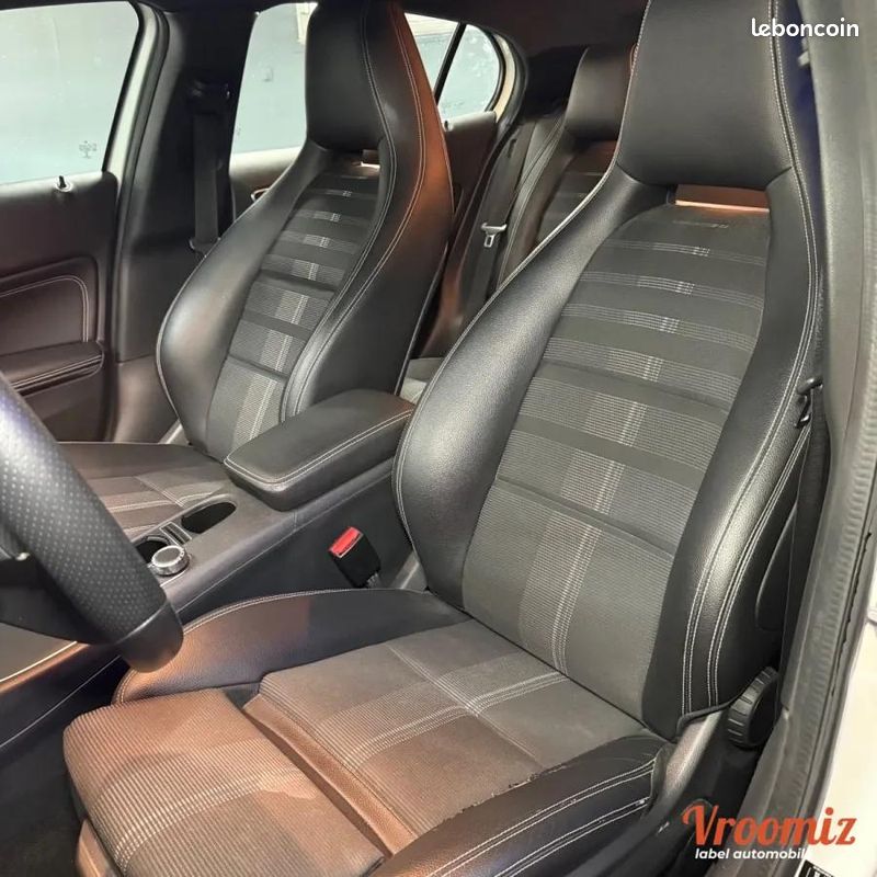 Mercedes Classe Gla (2) 180 SENSATION 7G-DCT - CAMERA/CARPLAY/CLIM/BOITE AUTO/GPS - GARANTIE 3MOIS (image 23)