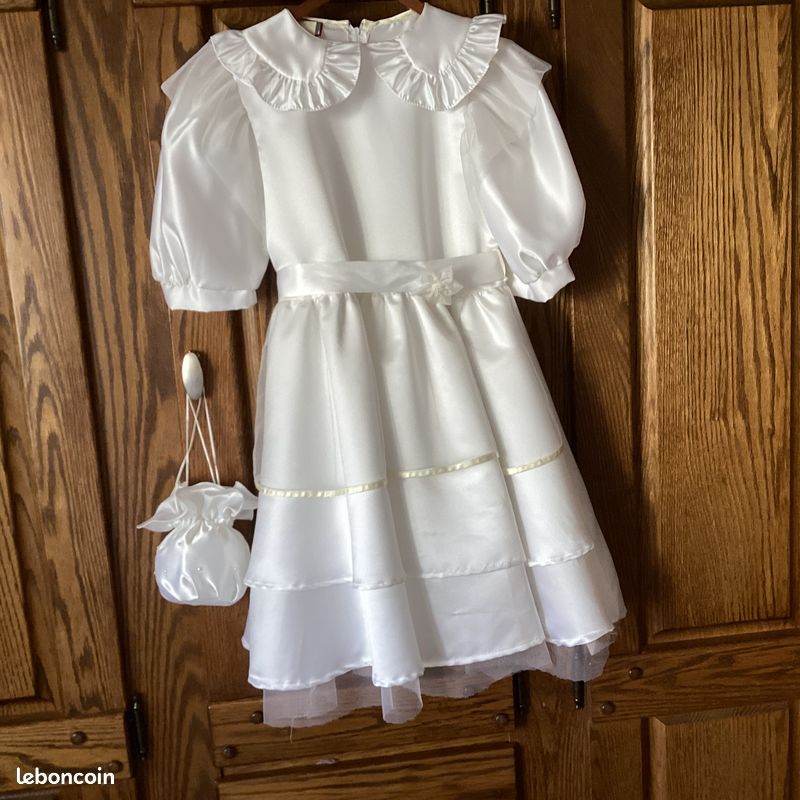 Robe de communion (image 1)