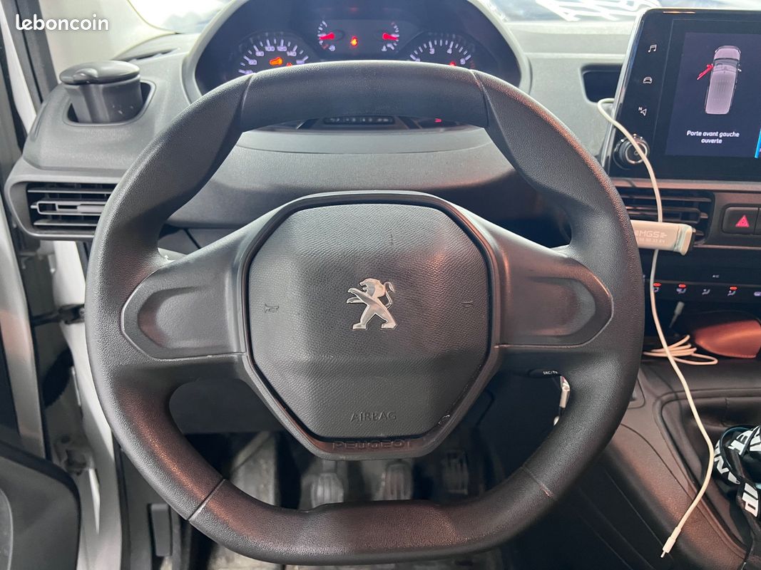 Peugeot Partner Premium L1 1.5 BlueHDI 130cv/3 Places/CarPlay/Radar AR/Régulateur De Vitesse (image 13)