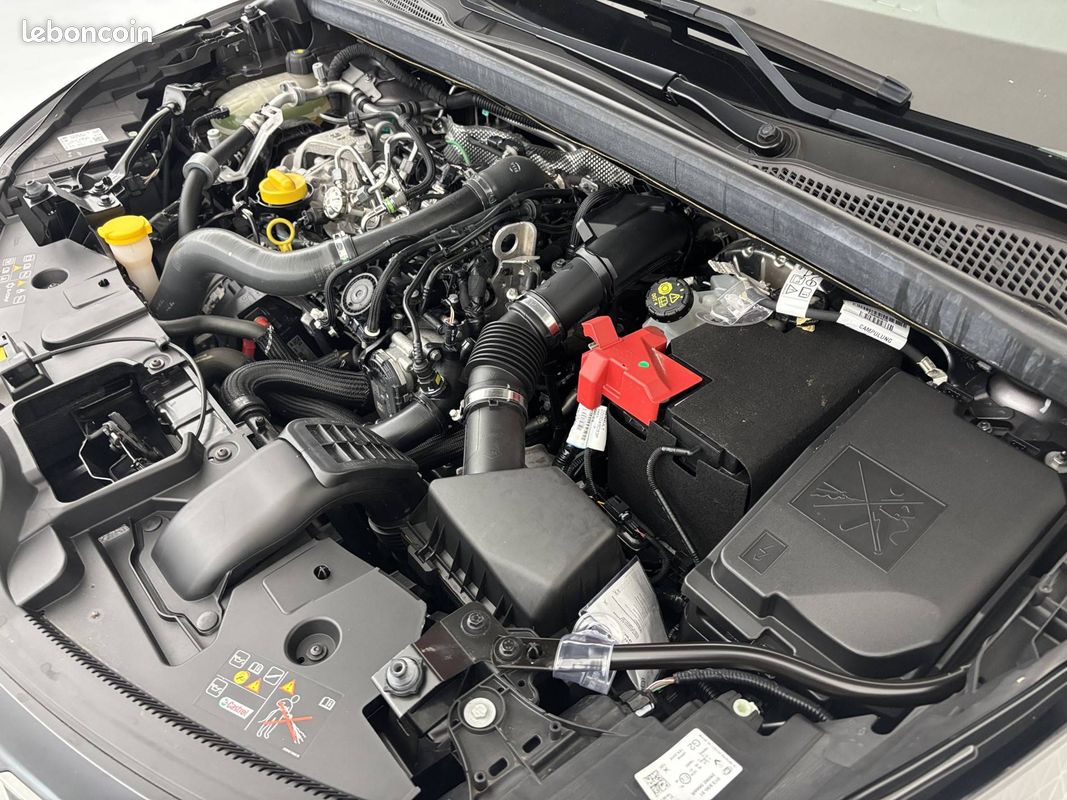 RENAULT Captur mild hybrid 140 R.S. Line (image 27)
