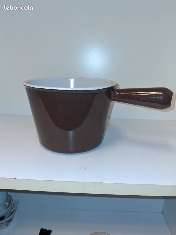 Petit caquelon poêlon casserole signée Robert Picault Vallauris