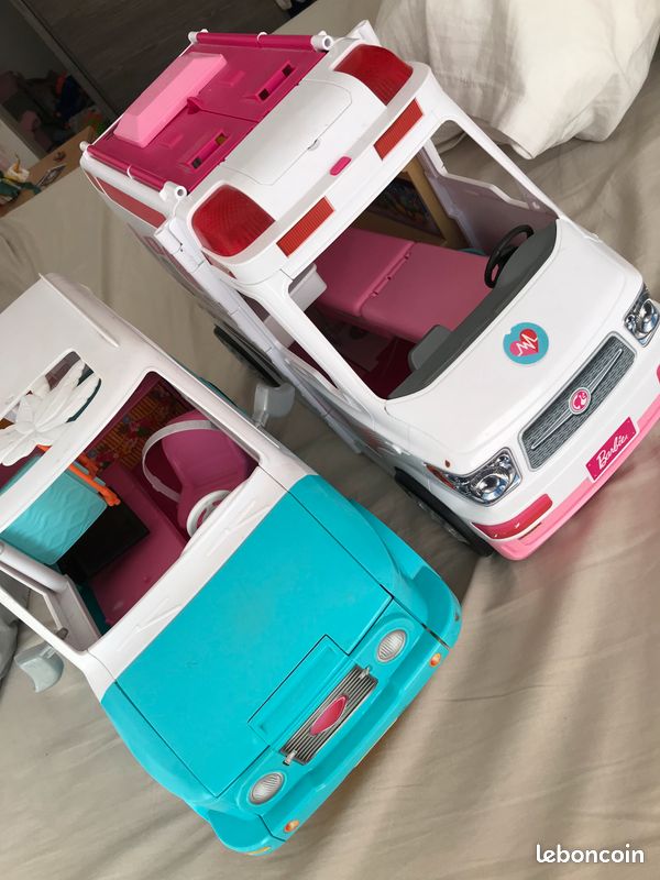 Ambulance Barbie (image 1)