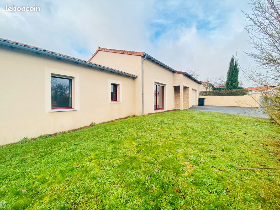 Maison à Vendre 126m2 Bressuire - Bressuire 79300 (image principale 0)